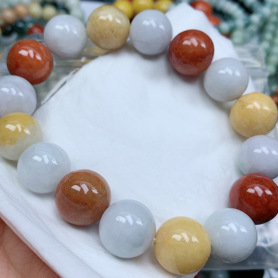 翡翠颈饰未镶嵌手串