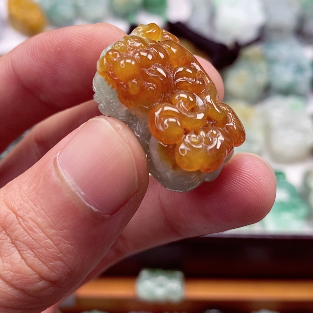 翡翠颈饰未镶嵌翡翠