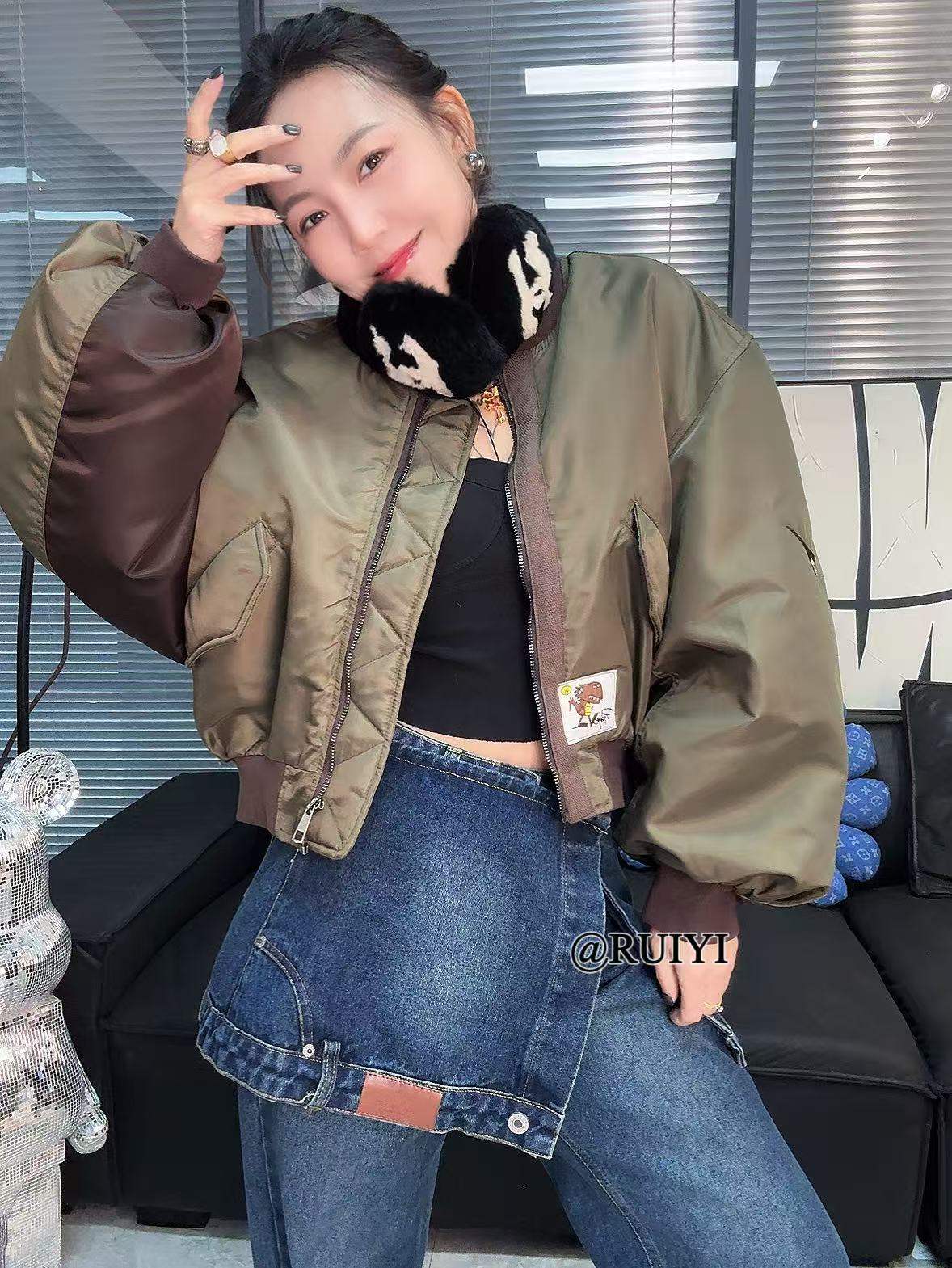 《赵小姐推荐》撞色少女小众设计棒球棉服