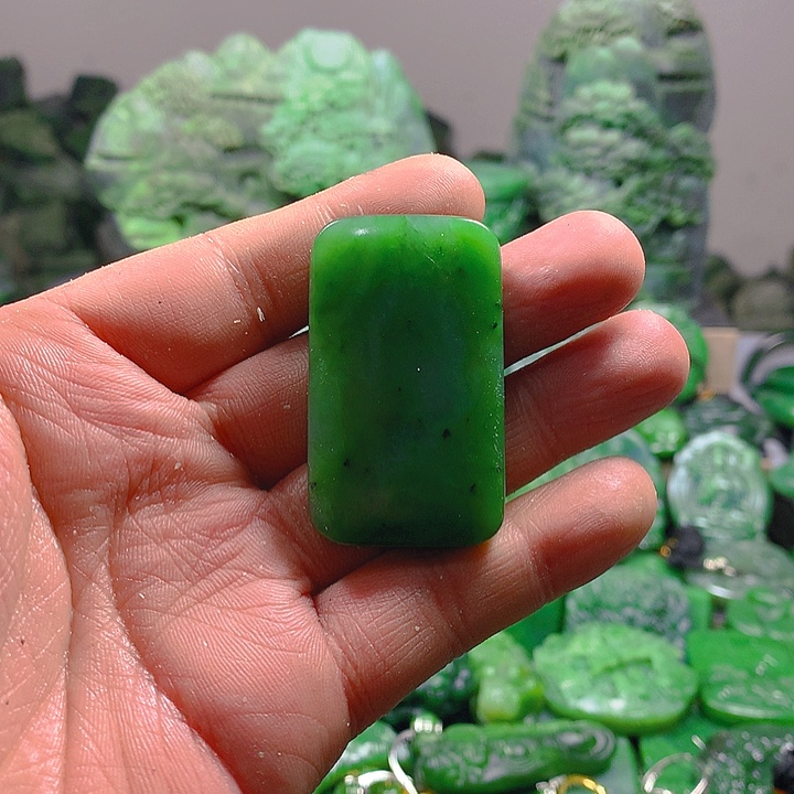 江***云和田玉（碧玉）未镶嵌珠宝半成品