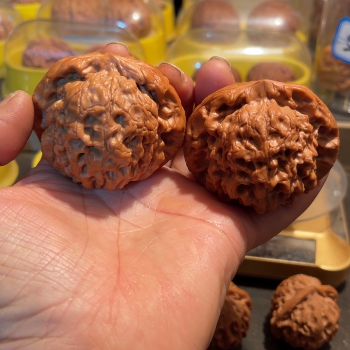 文玩核桃把件全品龙鼎56