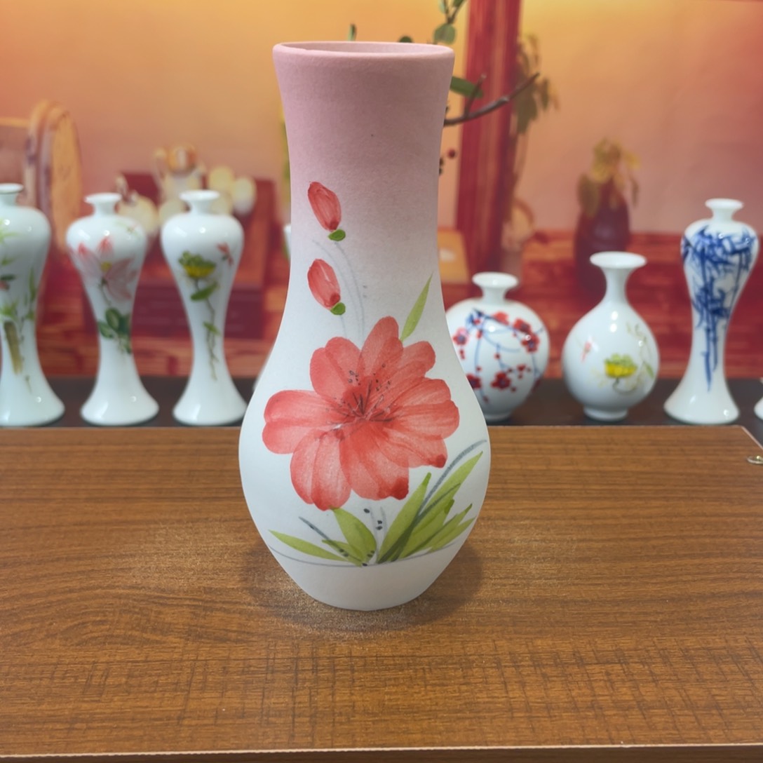 陶瓷景德镇小花瓶等着你