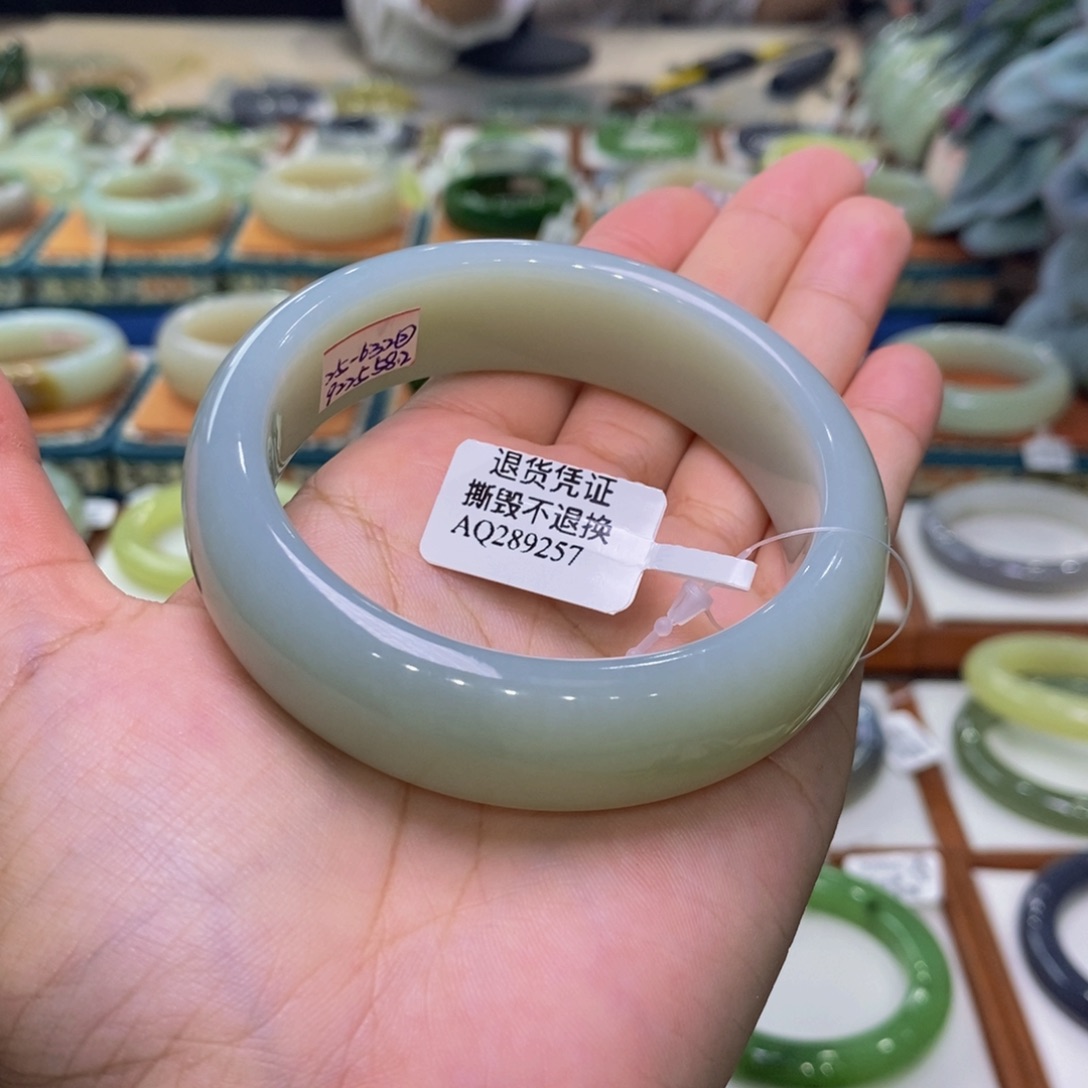 未镶嵌手镯和田玉和田玉且末天空蓝58