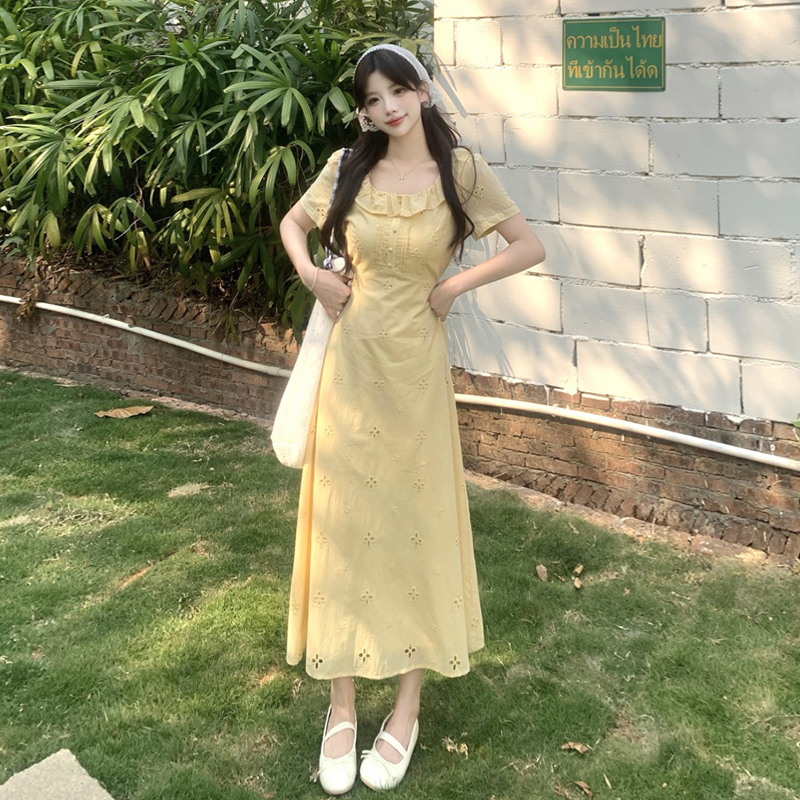 2442黄色镂空碎花连衣裙子女夏季2025新款温柔风收腰显瘦气质长裙