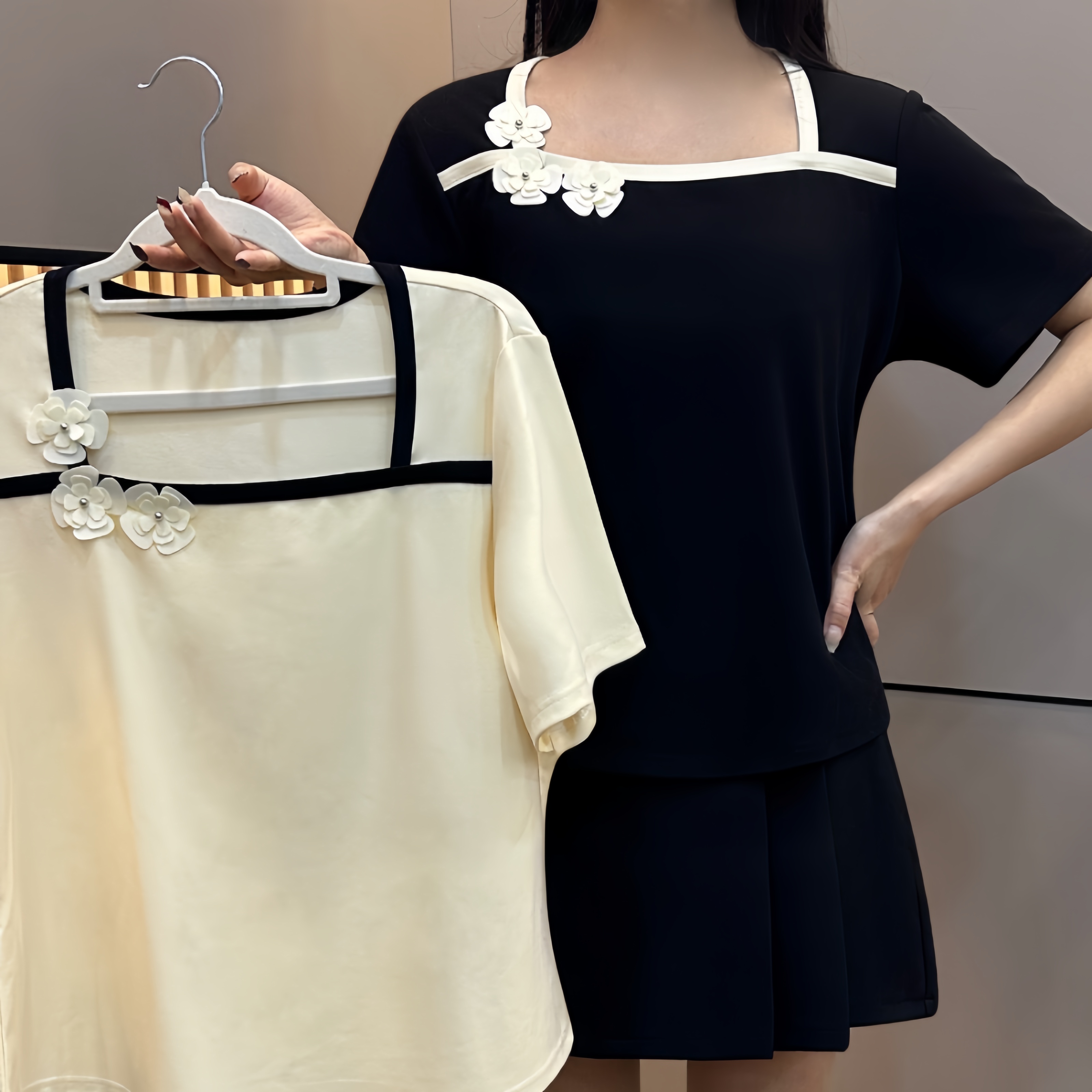 胖MM泰 D25019高级感正肩短袖T恤女夏季短款修身收腰显瘦V领上衣