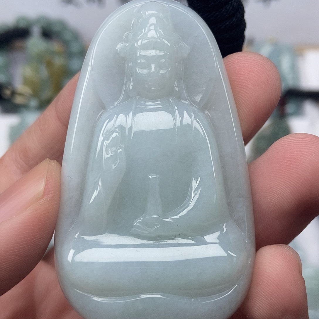 颈饰未镶嵌翡翠素衣观音