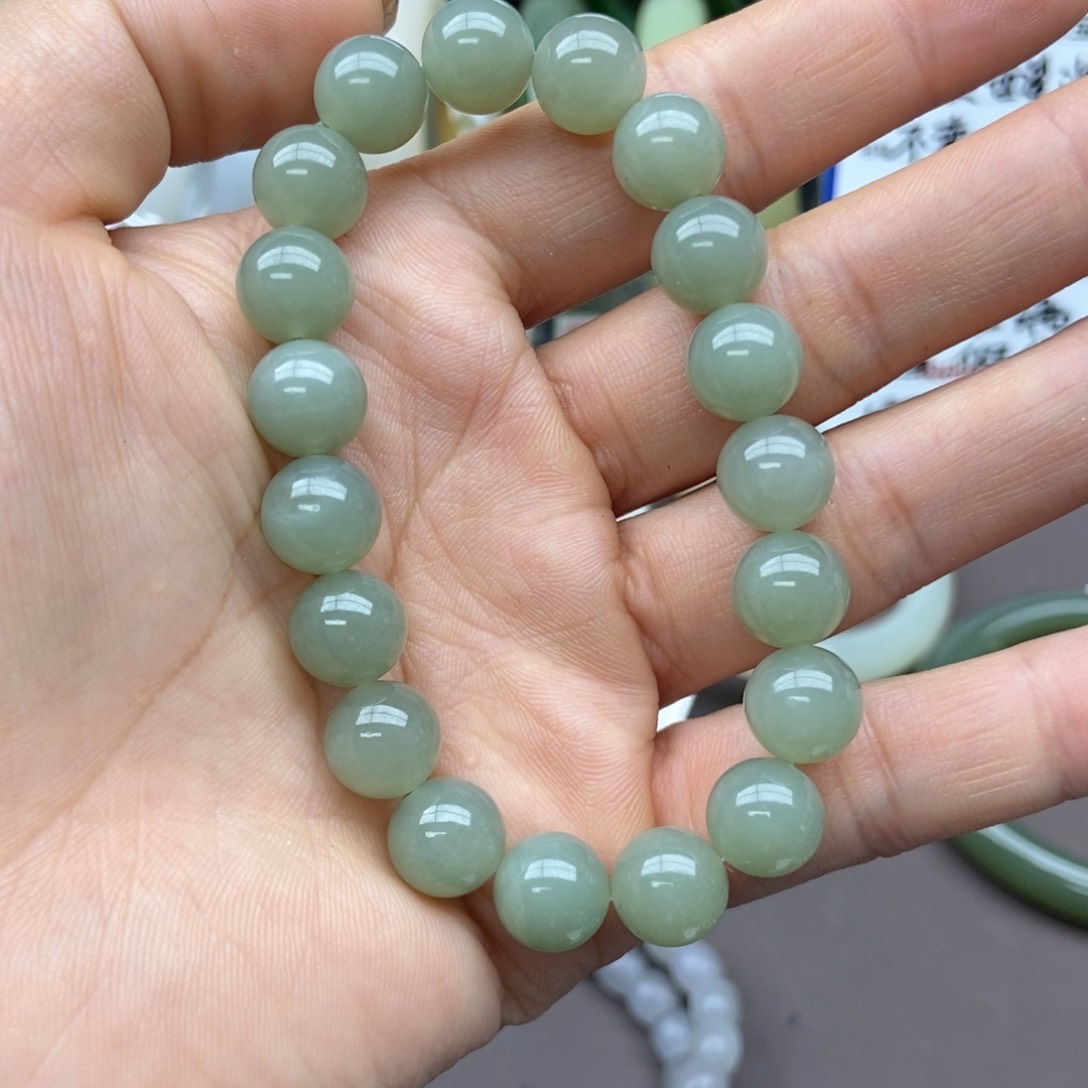 和田玉手链未镶嵌卡10