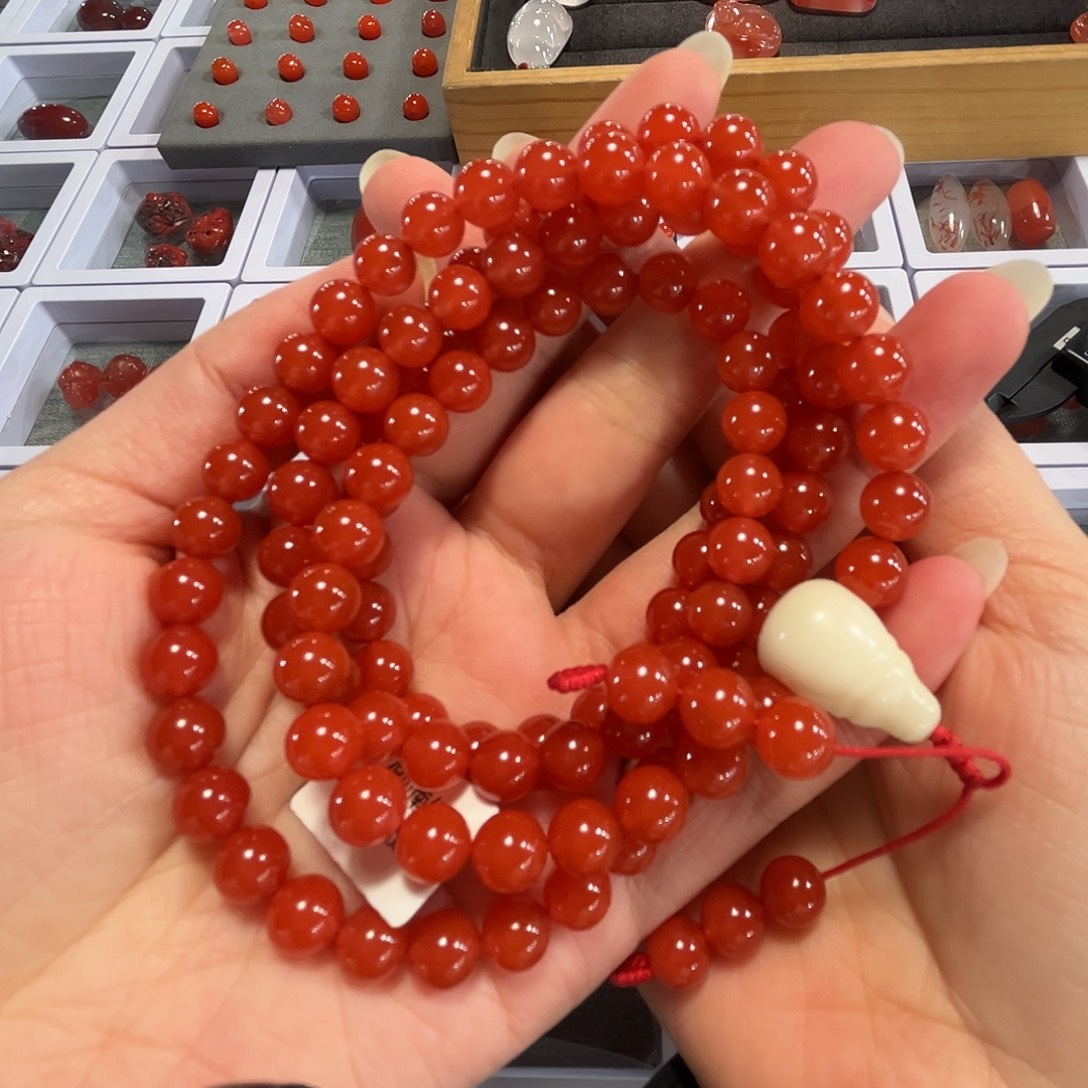 南红玛瑙未镶嵌颈饰