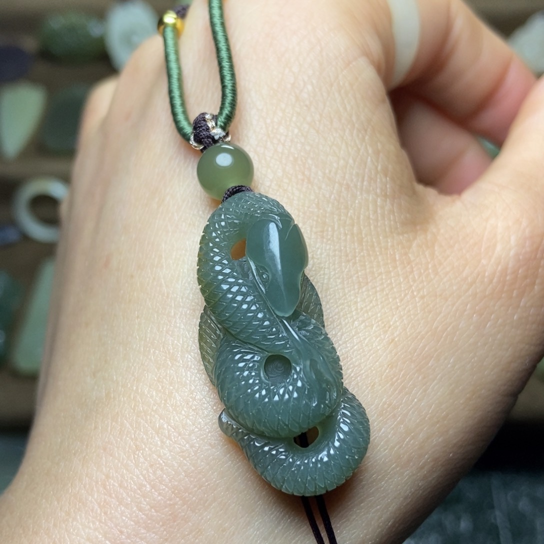 和田玉颈饰未镶嵌