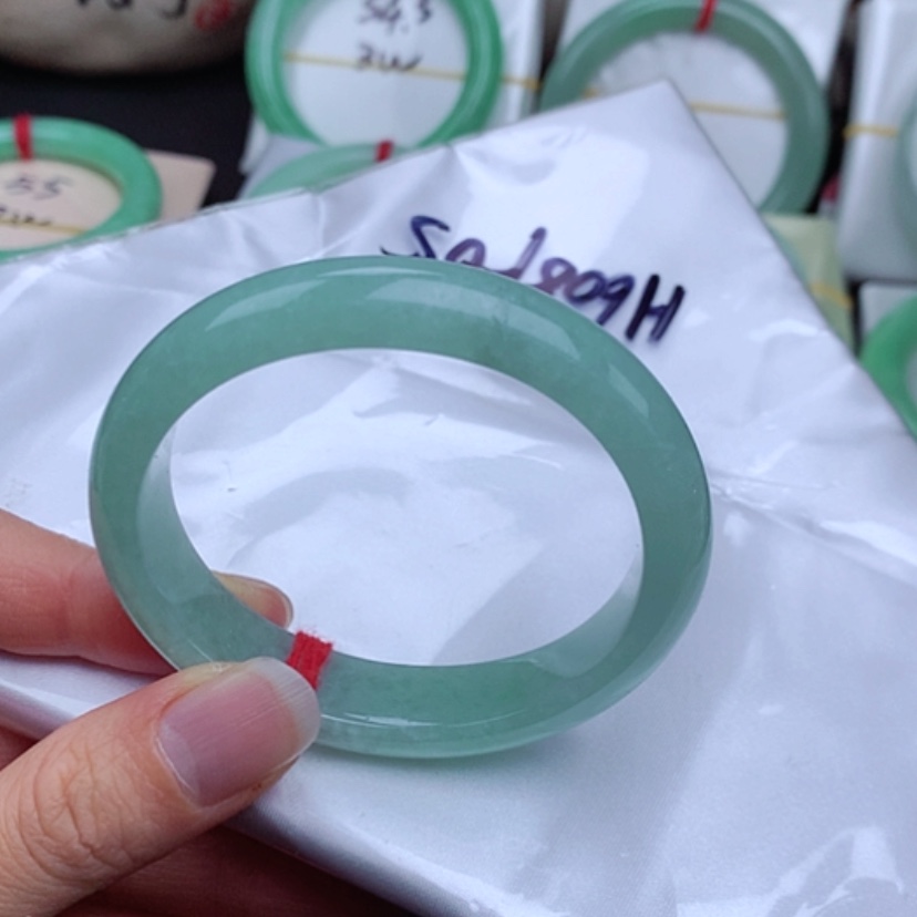 【闪购商品】翡翠手镯未镶嵌           贵妃53 冰蓝