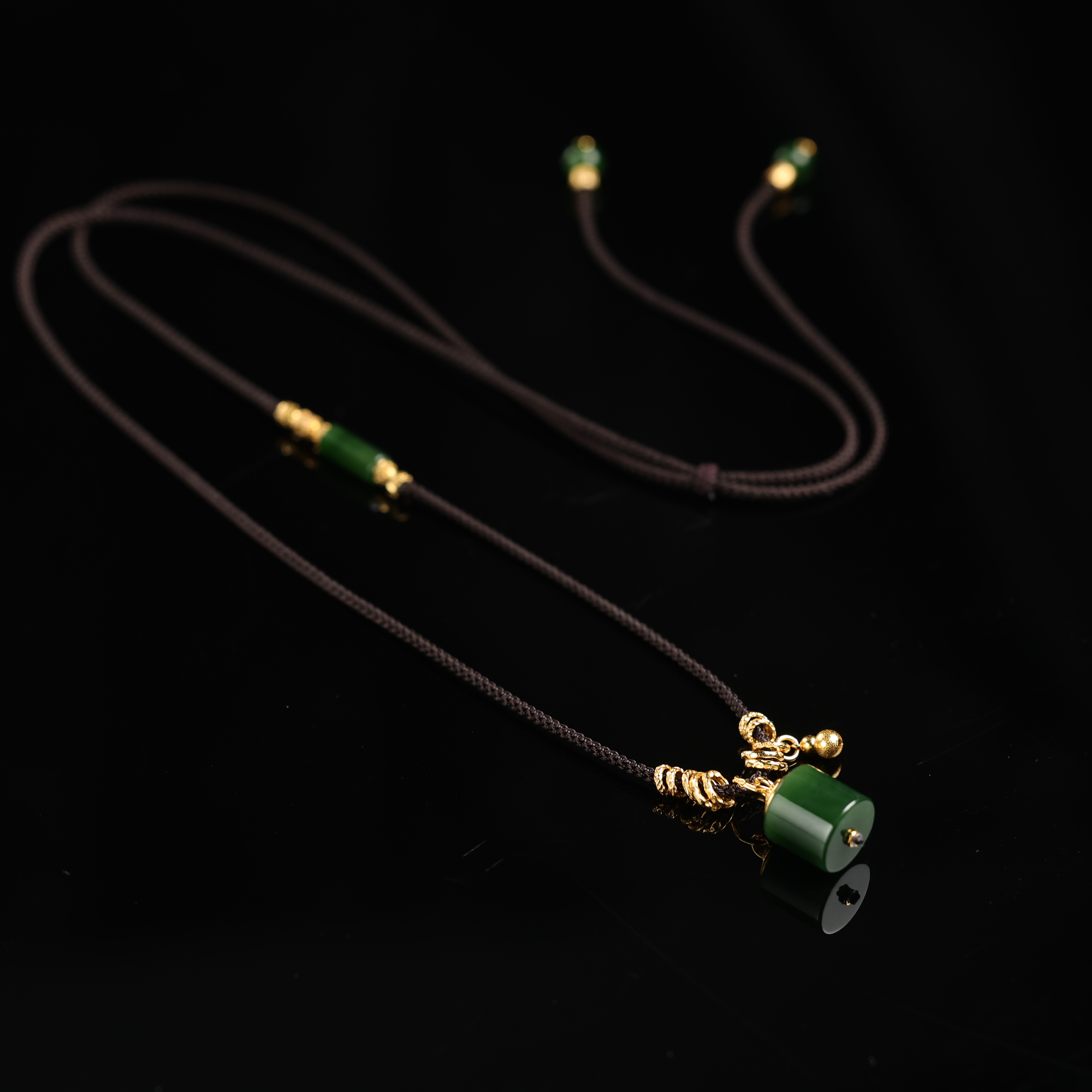 “知年”原创设计精品和田玉高色碧玉桶珠吊坠