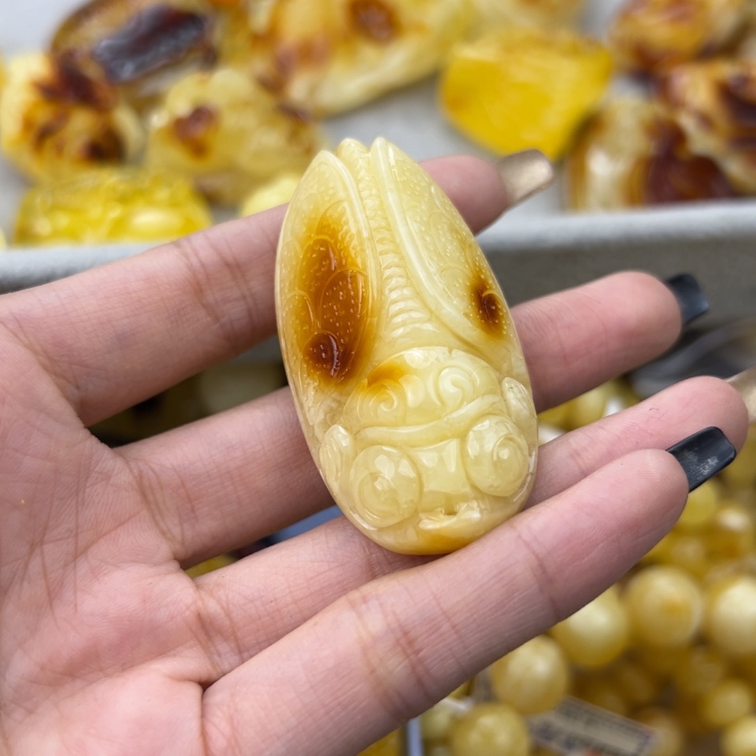琥珀珠宝奇石未镶嵌