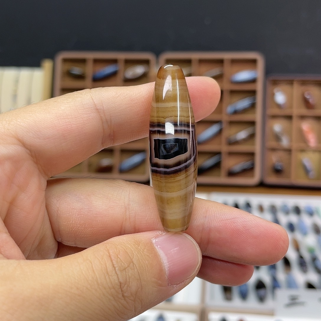 玛瑙/玉髓颈饰合金张**然