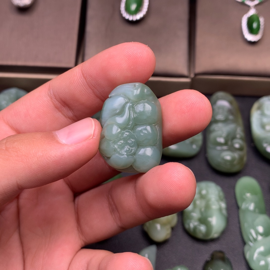 颈饰未镶嵌和田玉