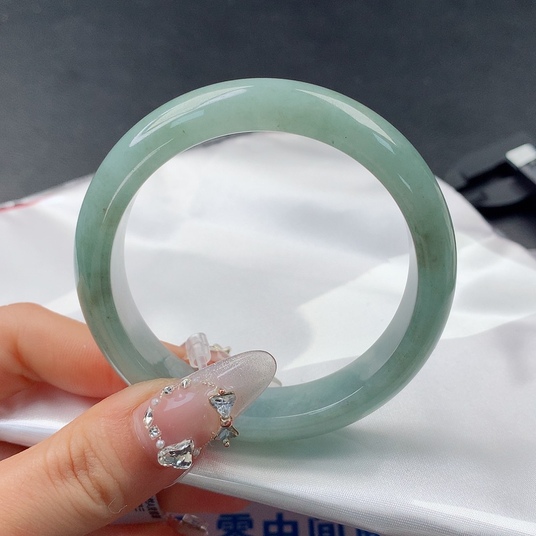 翡翠手镯未镶嵌0091正53