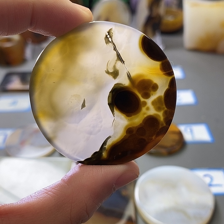 玛瑙/玉髓未镶嵌珠宝半成品180