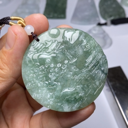 翡翠未镶嵌颈饰翡翠