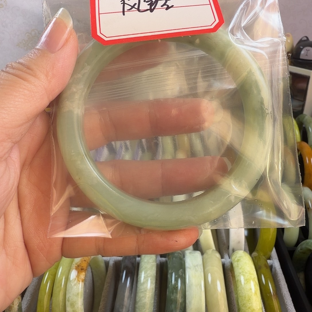 风***铃蛇纹石玉未镶嵌手镯