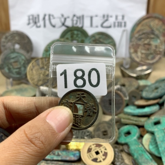 铜用****8现代文创工艺品