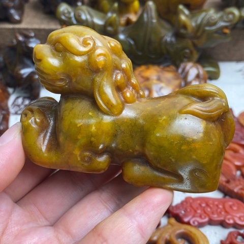 未镶嵌蛇纹石玉颈饰