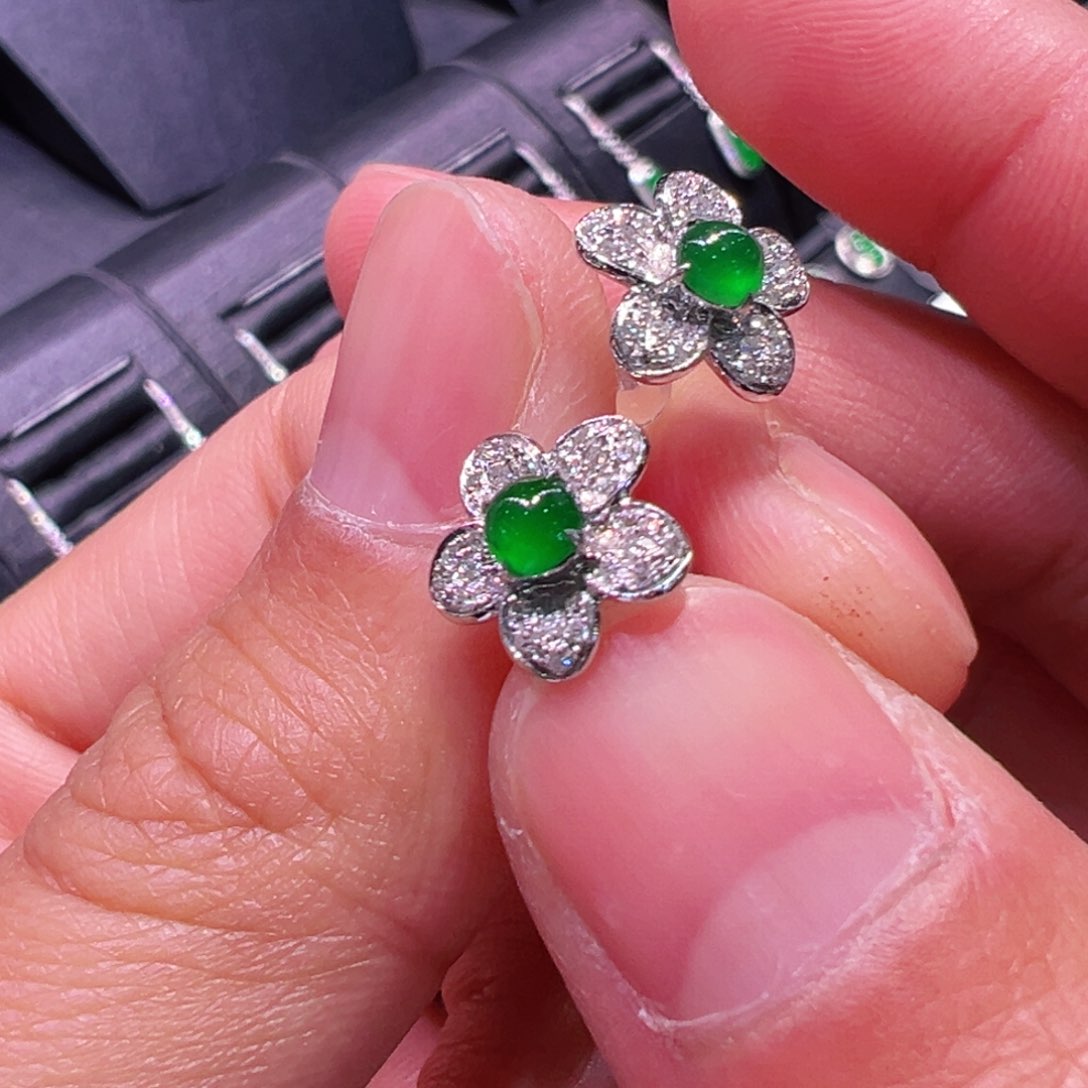 翡翠耳饰18K金镶嵌耳钉