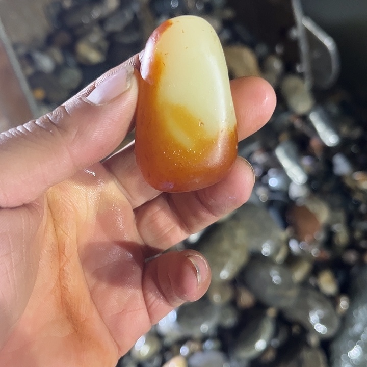 未镶嵌和田玉（糖玉）挂件