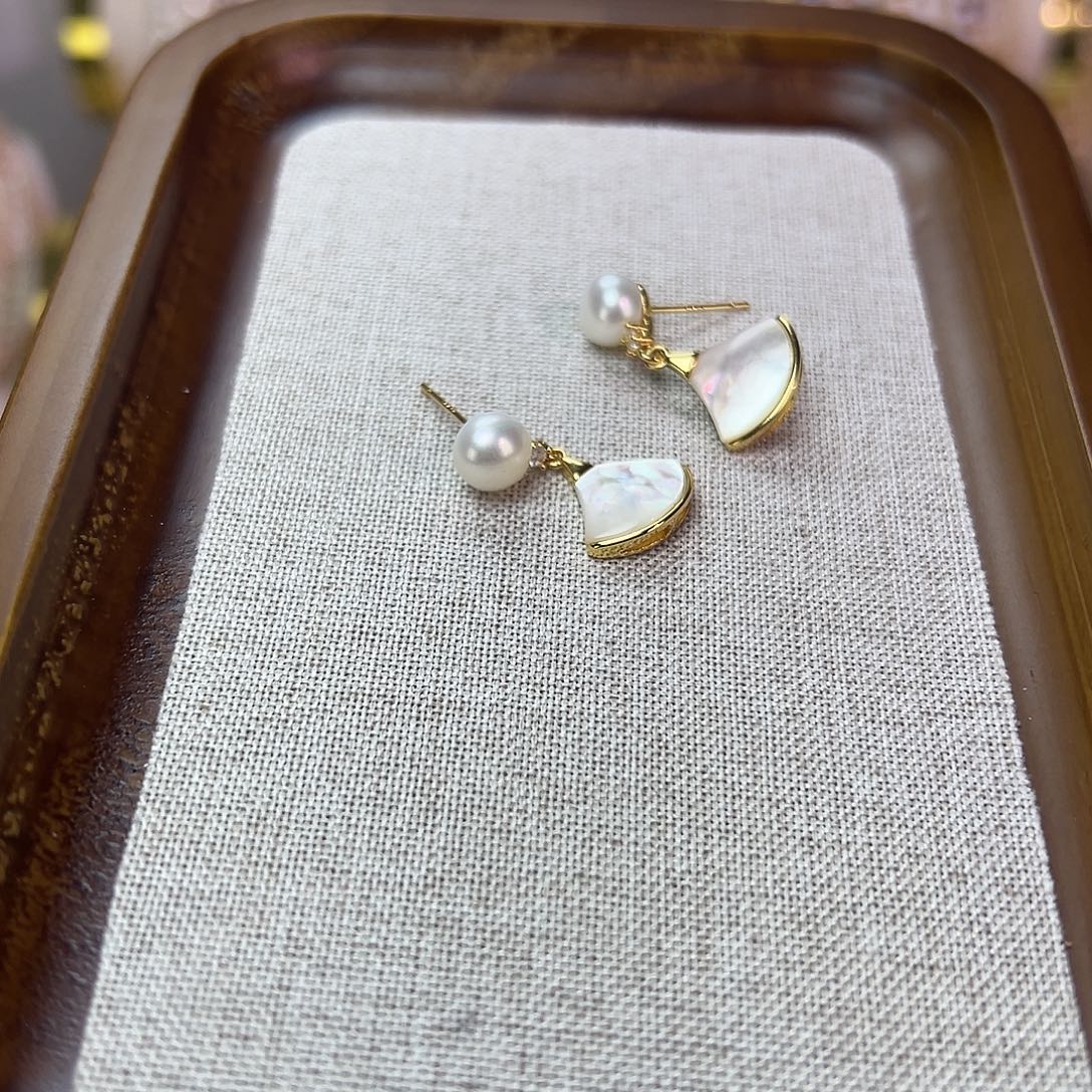 淡水珍珠钛钢手绳