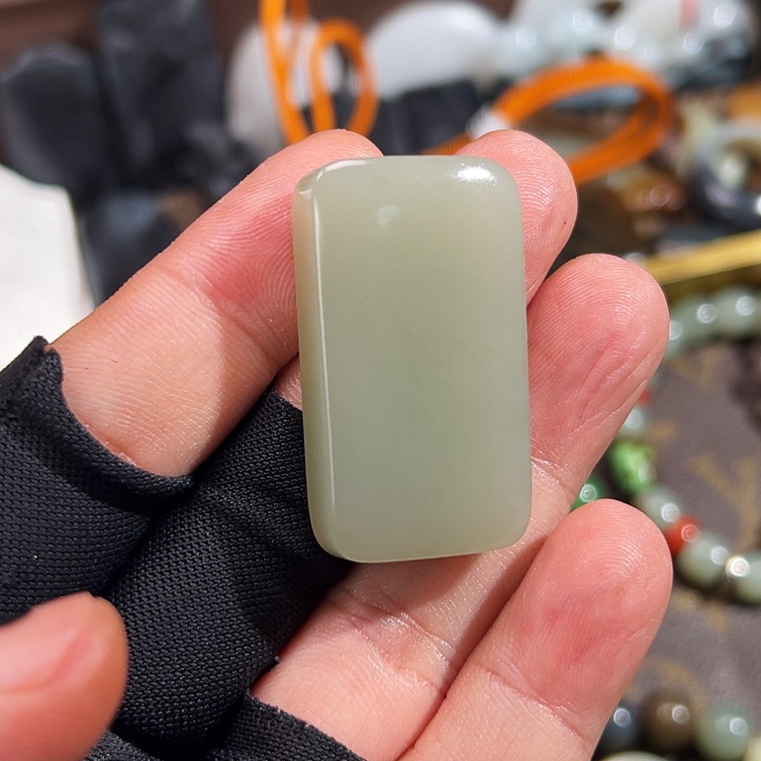 和田玉颈饰未镶嵌新疆茉莉奶绿无事牌