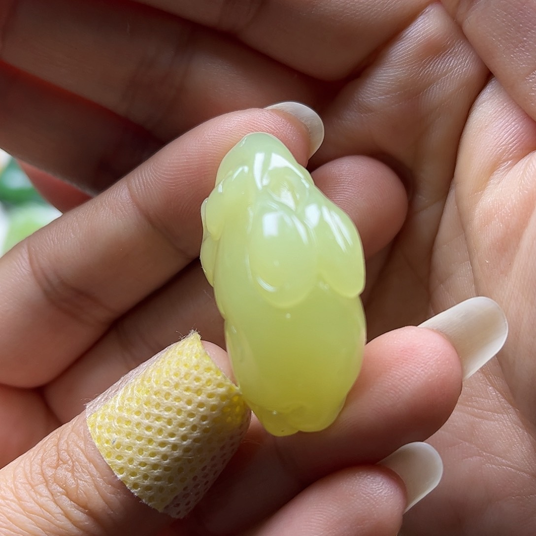 和田玉吊坠未镶嵌