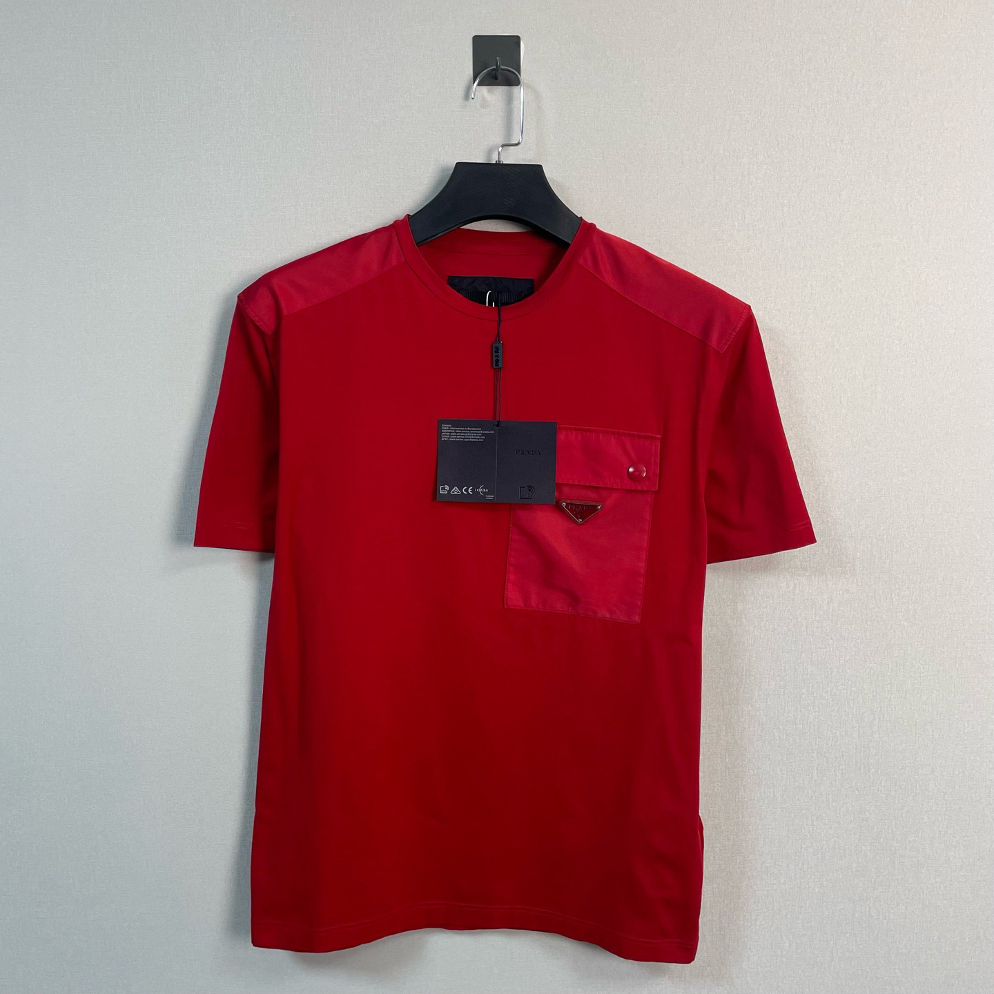 未使用 Prada/普拉达 新款尼龙拼接三角标短袖/M码/带吊/价5950
