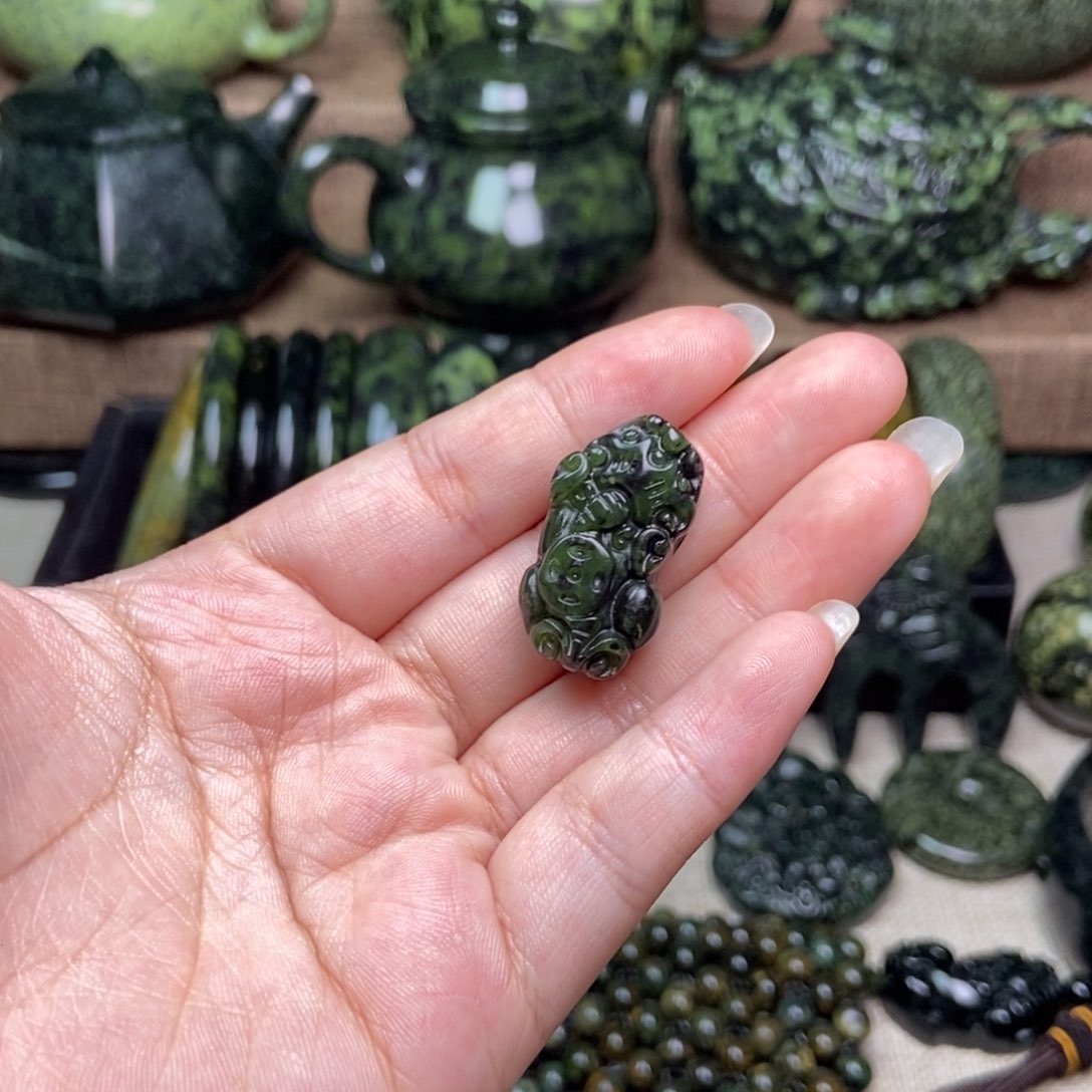 蛇纹石玉未镶嵌颈饰你**好