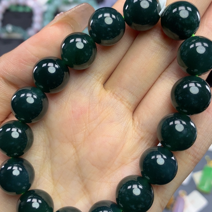 翡翠手链未镶嵌翡翠