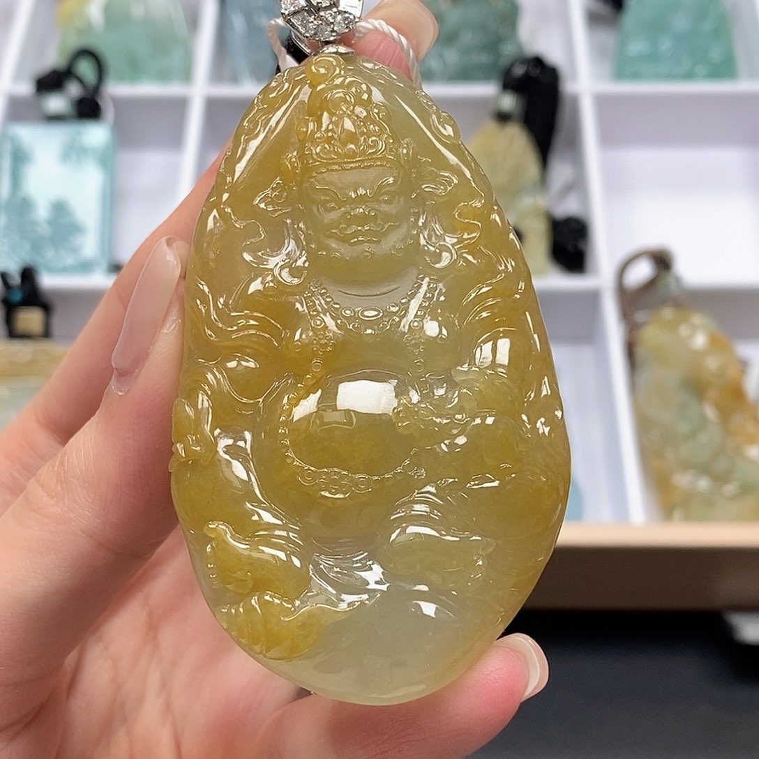 翡翠颈饰未镶嵌百****生翡翠