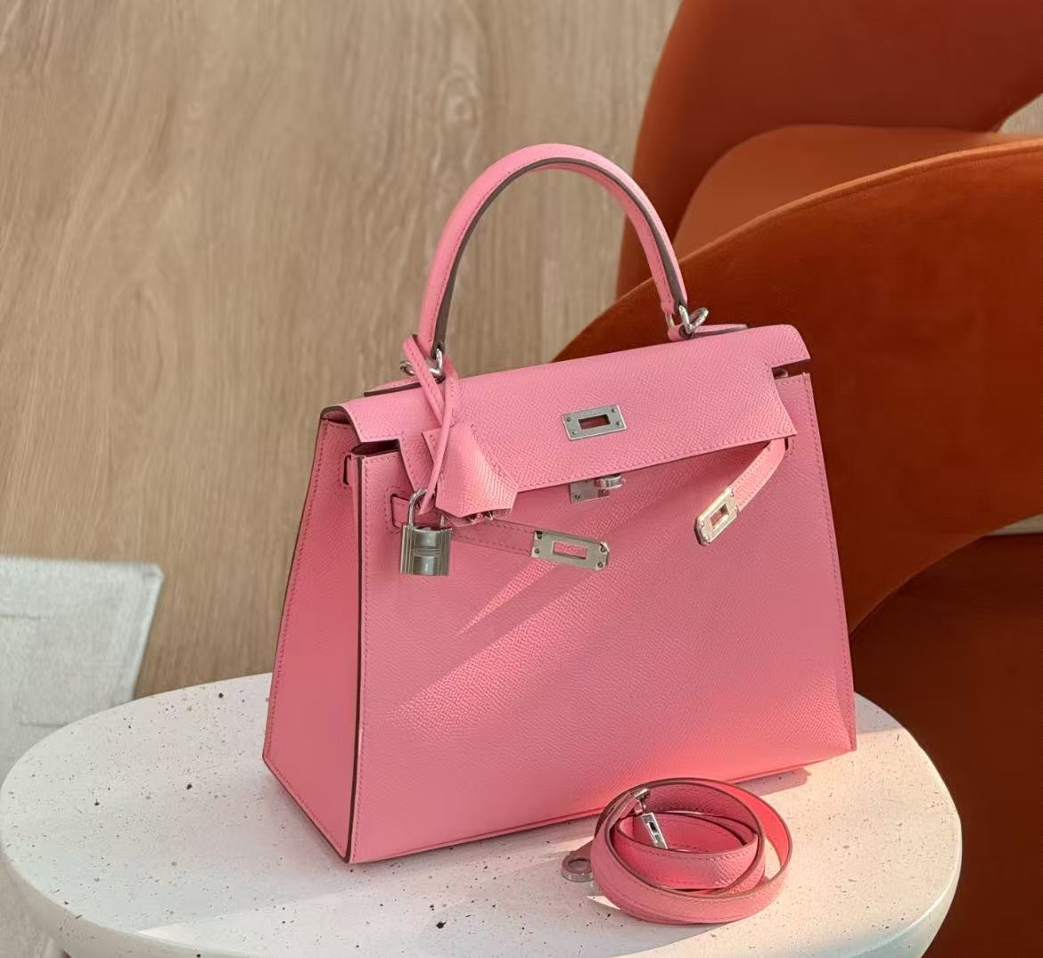 未使用 Hermes/爱马仕 kelly25 奶昔粉 银扣 E皮 K刻