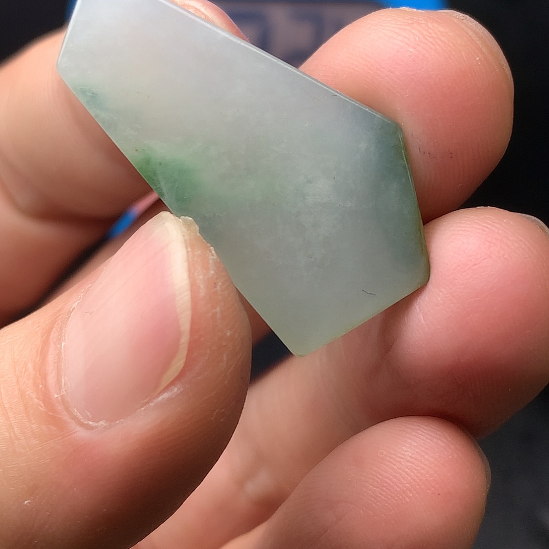 翡翠未镶嵌颈饰翡翠首饰和翡翠珠宝