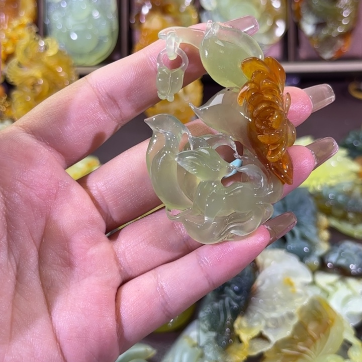 未镶嵌蛇纹石玉颈饰揽*?随机发