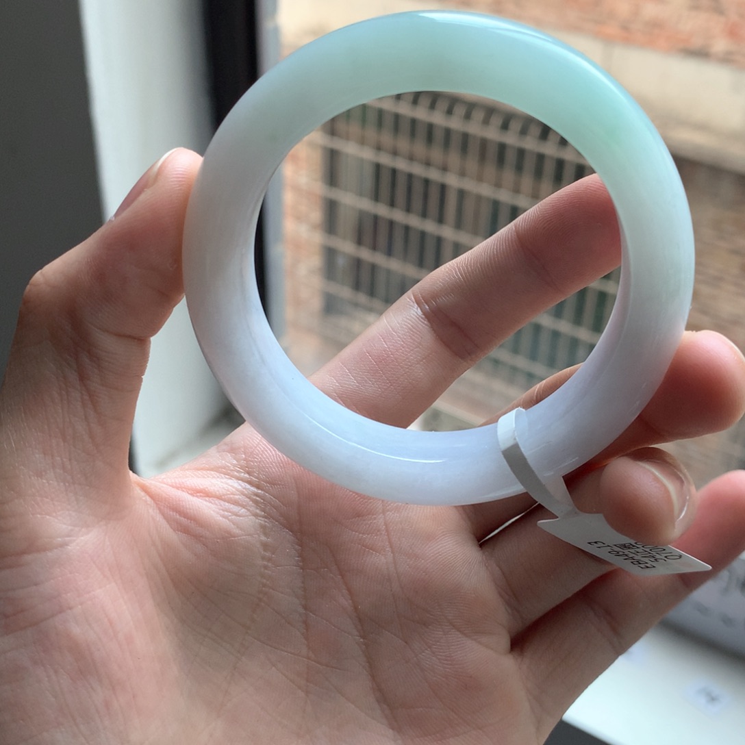 翡翠手镯未镶嵌手镯