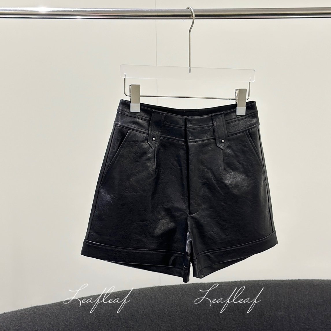 SENSEAWEEK 宽松朋克感毛边撞钉经典皮短裤 | LEAFLEAF设计师品牌