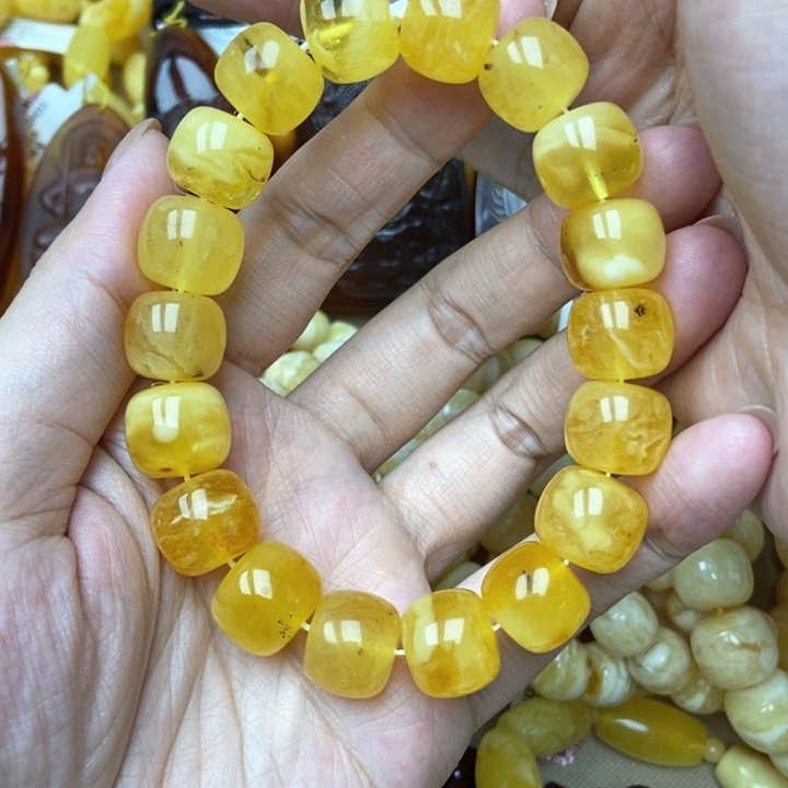 未镶嵌琥珀珠宝奇石