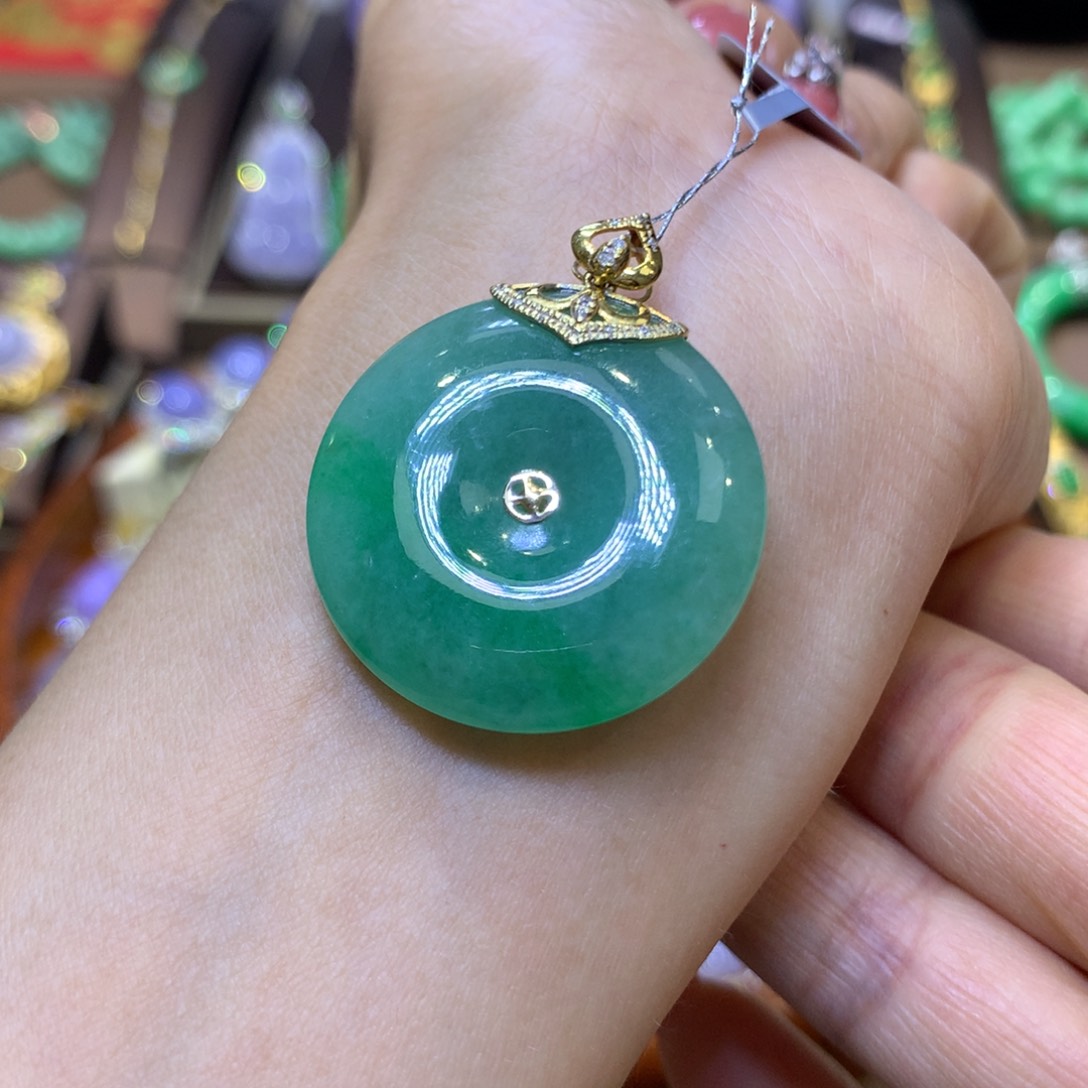 【闪购商品】翡翠18K金镶嵌颈饰用****寇翡翠