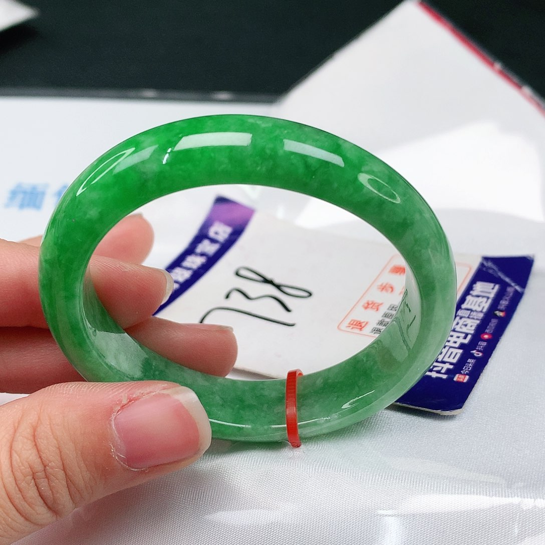 翡翠手镯（贵妃镯）未镶嵌翡翠