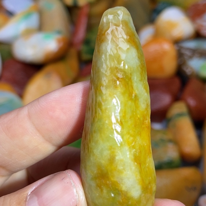 翡翠未镶嵌颈饰缅甸