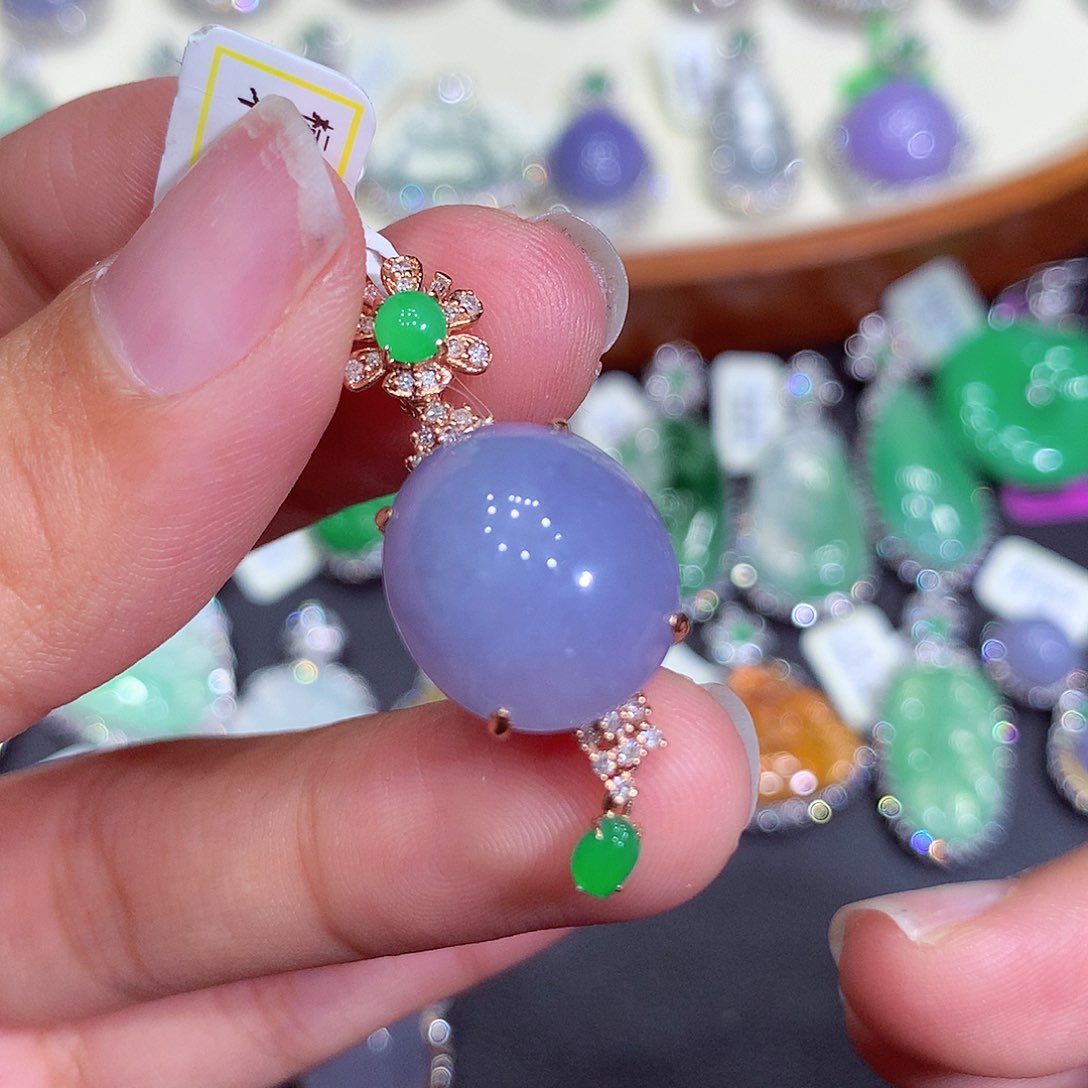 翡翠吊坠(不含链)18K金镶嵌