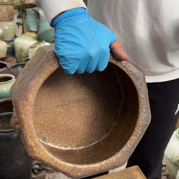 高度18厘米口24厘米瑕疵