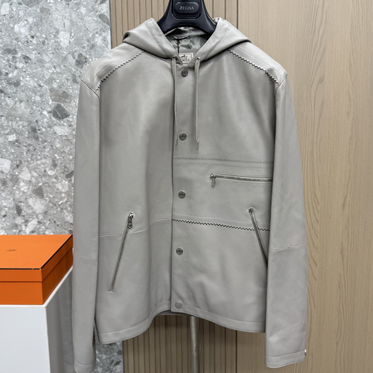 未使用 Hermes/爱马仕 134998 浅灰色皮衣夹克