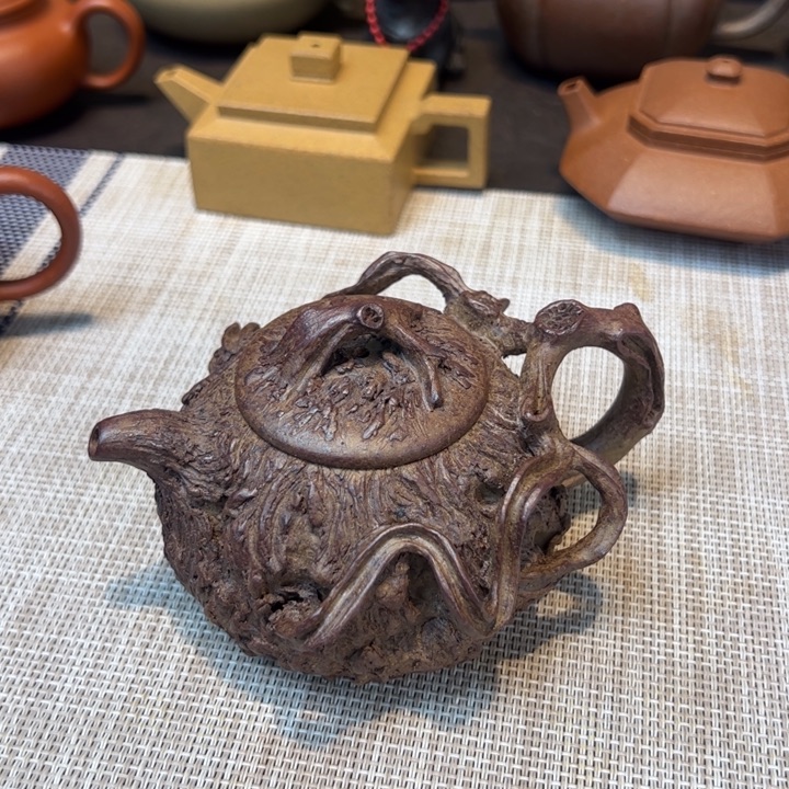 茶壶紫砂供春，容量200毫升，青段
