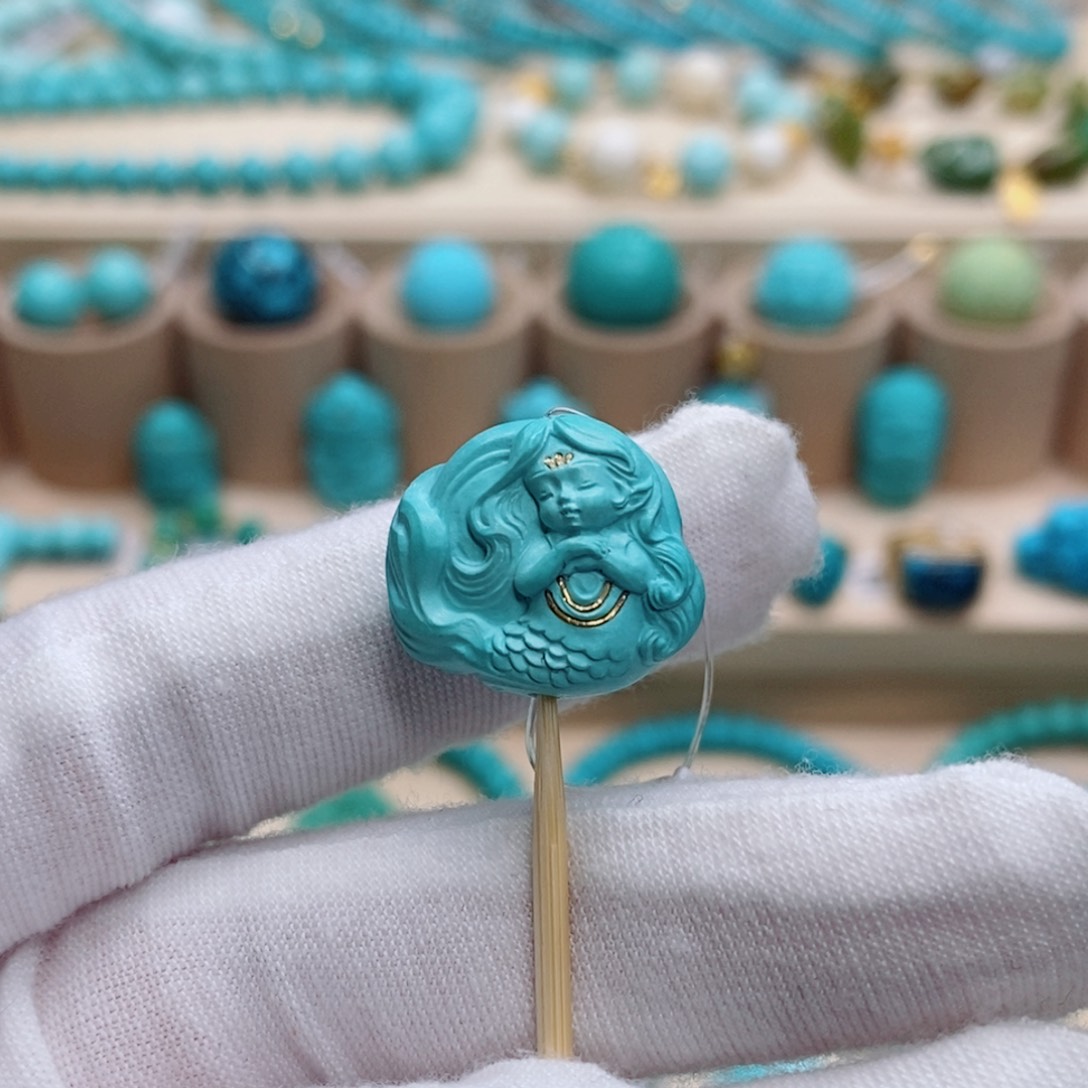 绿松石珠宝奇石18K金镶嵌