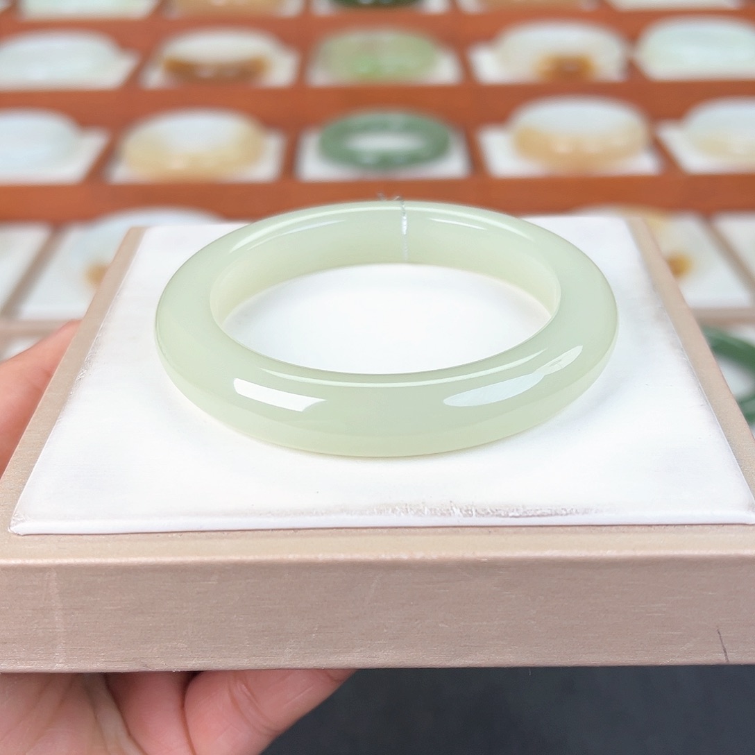 和田玉未镶嵌手镯晴水