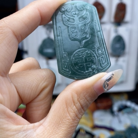 翡翠颈饰未镶嵌翡翠