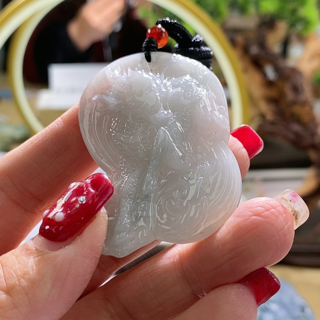 【闪购商品】翡翠颈饰未镶嵌麒麟